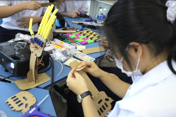 Thiết bị của phòng STEM LAB - Vật liệu thủ công
