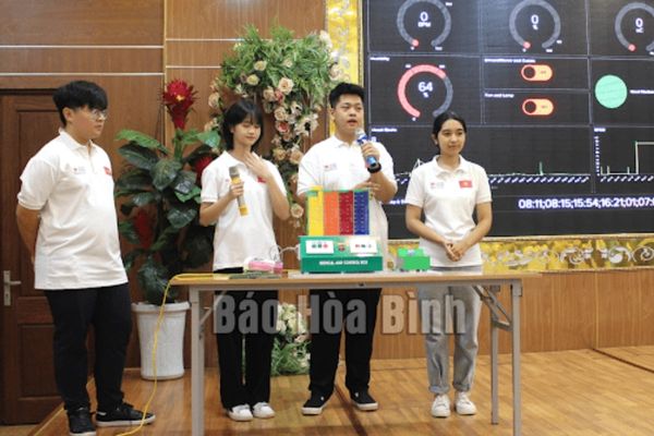 Hệ thống hỗ trợ chăm sóc sức khỏe cho người cao tuổi – THPT Công nghiệp, Hòa Bình