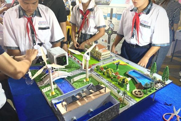 Hoạt động trải nghiệm STEM