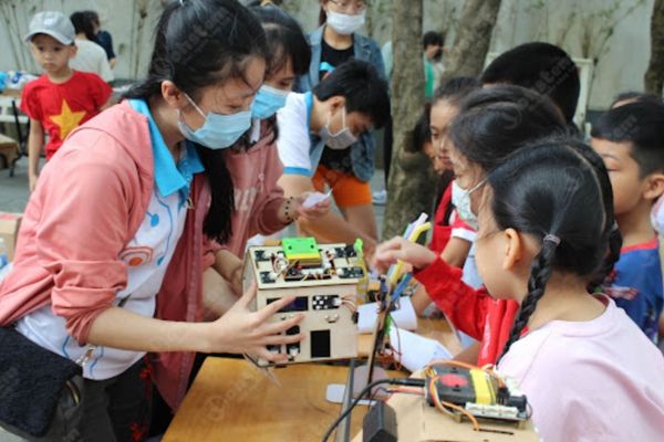 Hoạt động trải nghiệm STEM