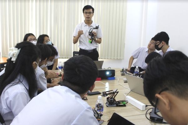 Xây dựng chương trình STEM THPT cá nhân hóa cho học sinh