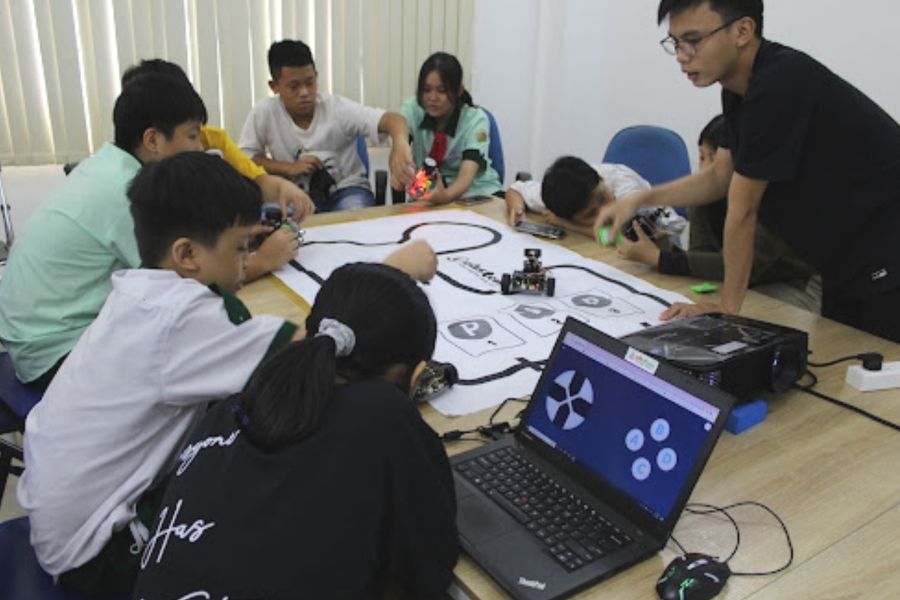 cách tổ chức cuộc thi robot