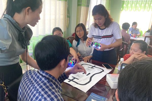 Buổi tập huấn STEM Robotics do OhStem triển khai cho giáo viên tại Đồng Xoài - Bình Phước