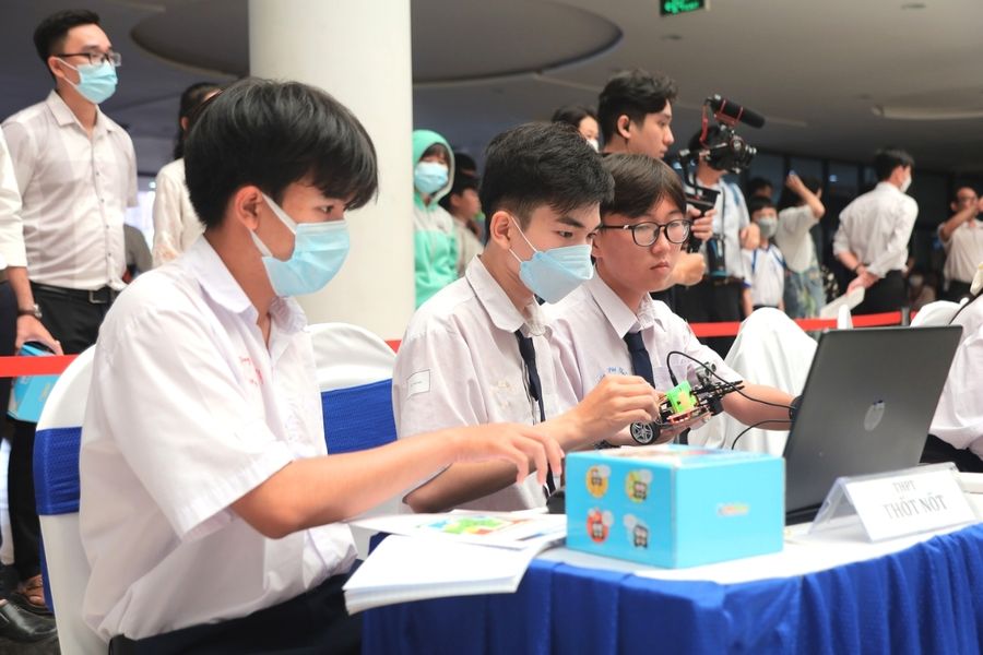 FSCHOOL 2023 - Cuộc thi Lập trình xe tự hành diễn ra thành công tại Cần Thơ
