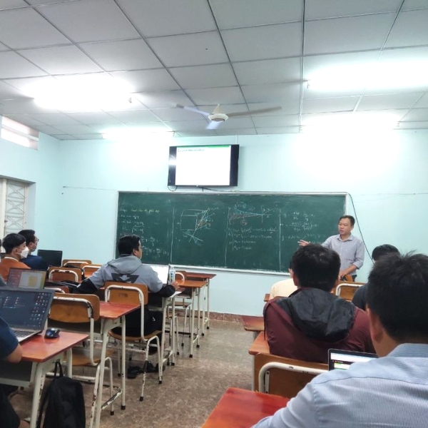 Mở lớp học Robotics cho sinh viên tại Bình Dương