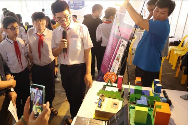 Mô hình dạy học 5E - Phát triển tư duy phản biện cho học sinh