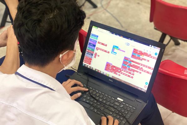 Học sinh lập trình Robotics AI tại hội thi ở Củ Chi
