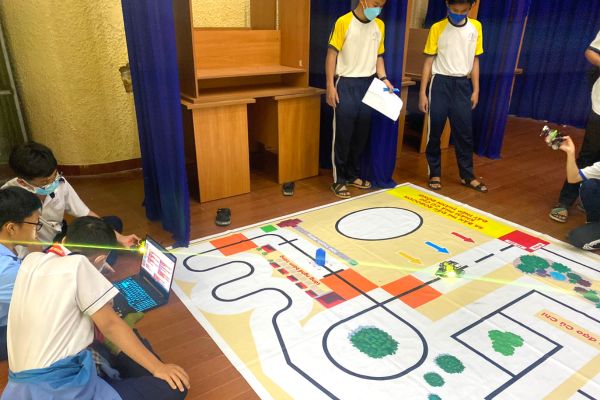 Học sinh lập trình Robotics AI tại hội thi ở Củ Chi