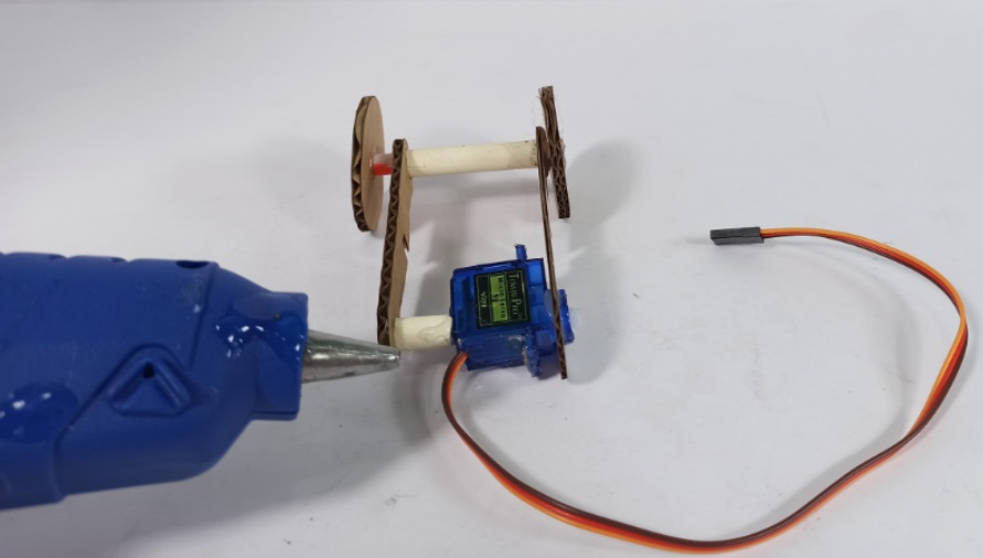 Cố định Servo