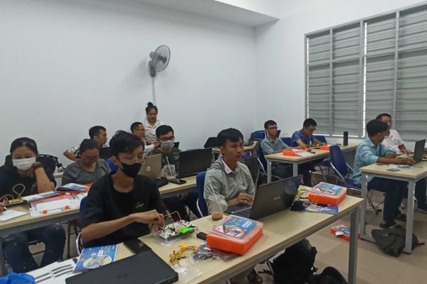 Khóa học STEM tại trường DH BK TP. HCM do OhStem cùng tổ chức