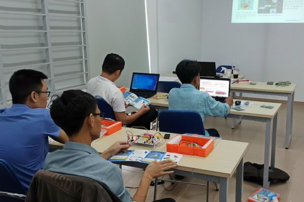 Khóa học STEM tại trường DH BK TP. HCM do OhStem cùng tổ chức