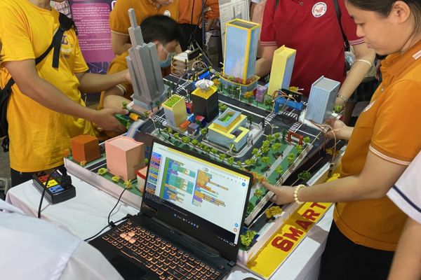sản phẩm STEM Tiểu học chủ đề Smart City