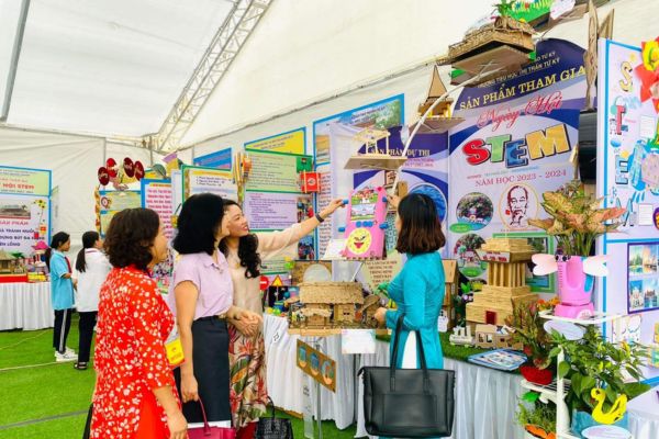 Sản phẩm STEM Tiểu học tại Ngày hội STEM huyện Tứ Kỳ 2023
