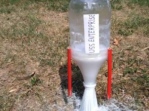 Tên lửa tự chế - Sản phẩm STEM Vật Lý cho học sinh