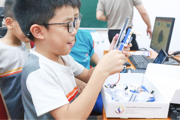 Khi học Robotics trẻ được tự do sáng tạo