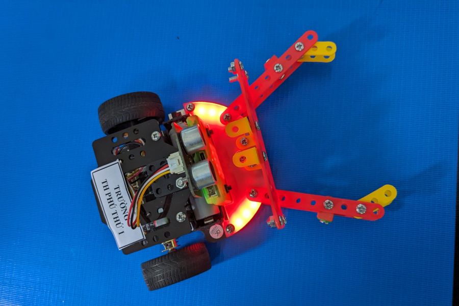 Ngoại hình độc đáo của robot Rover tại Ngày hội STEM cấp tiểu học ở Cần Thơ