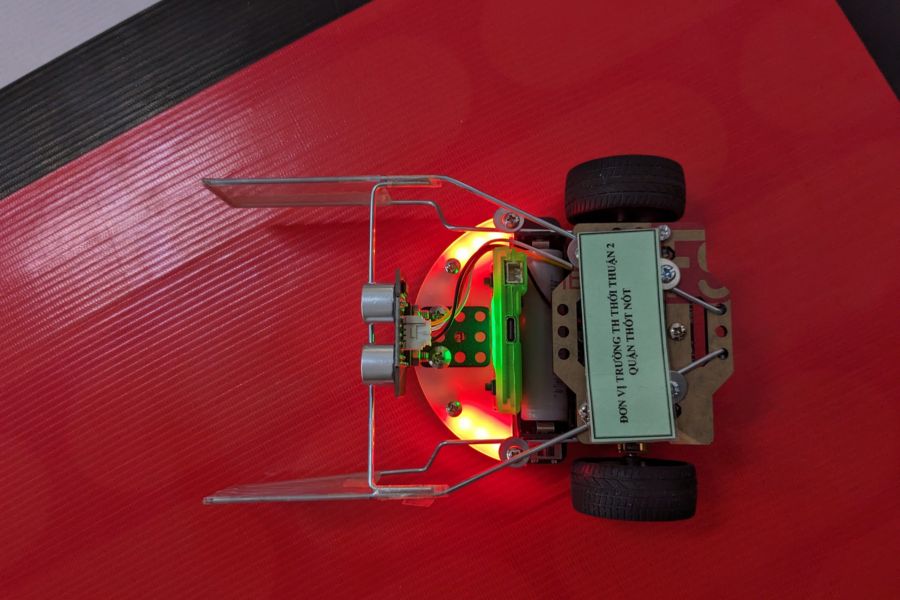 Ngoại hình độc đáo của robot Rover tại Ngày hội STEM cấp tiểu học ở Cần Thơ