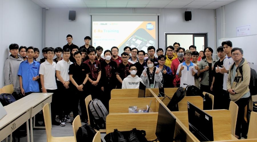 Tập huấn về IoT với Yolo UNO tại trường DH Nguyễn Tất Thành, TP. HCM