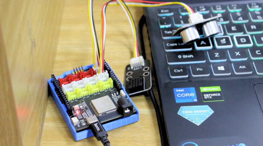 Tập huấn về IoT với Yolo UNO tại trường DH Nguyễn Tất Thành, TP. HCM