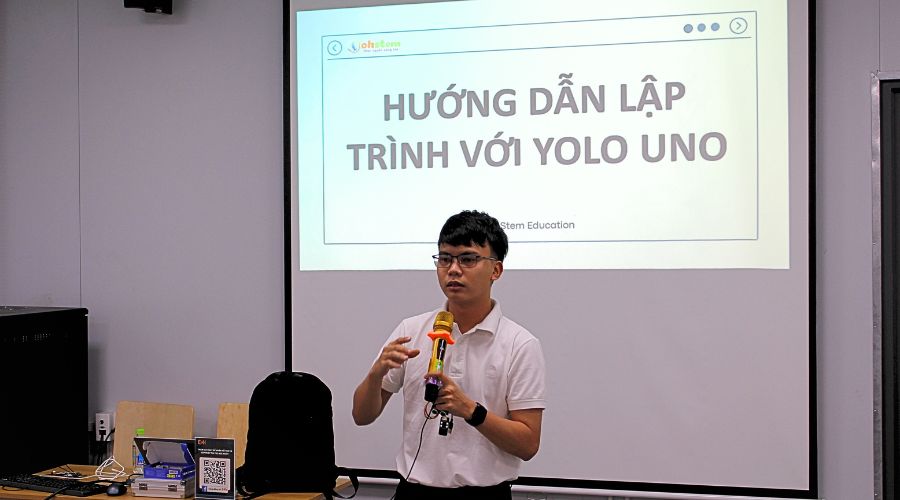 Tập huấn về IoT với Yolo UNO tại trường DH Nguyễn Tất Thành, TP. HCM