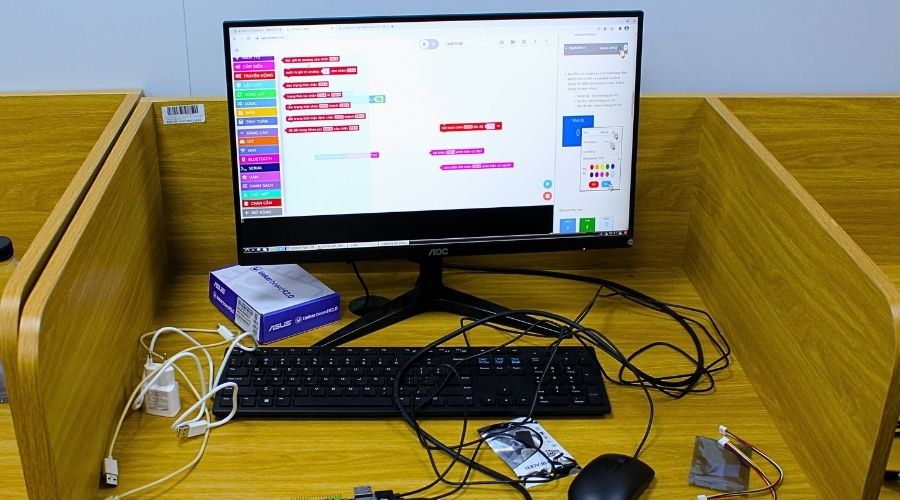 Tập huấn về IoT với Yolo UNO tại trường DH Nguyễn Tất Thành, TP. HCM