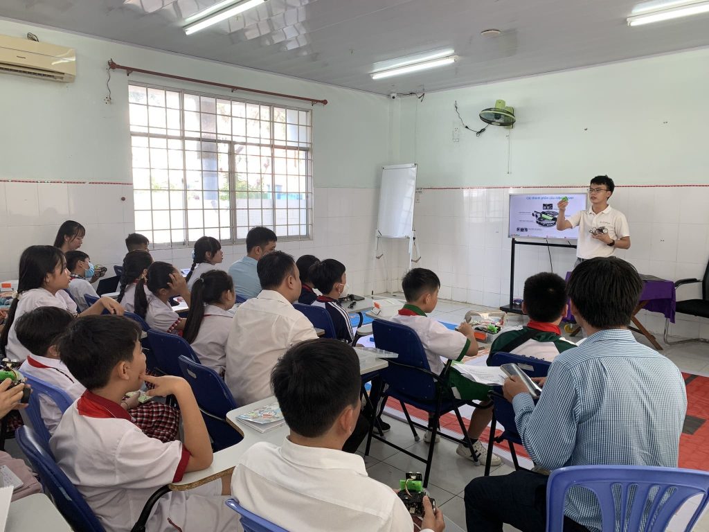 Hình ảnh tập huấn Robotics tại Cần Thơ