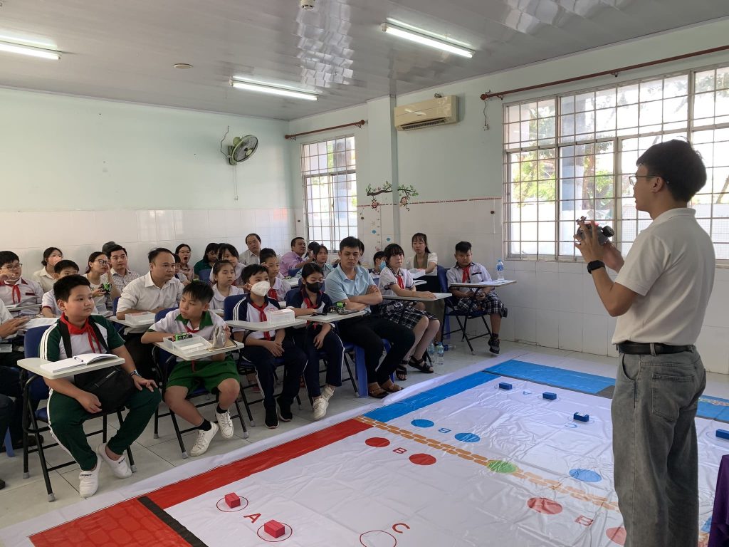 Hình ảnh tập huấn Robotics tại Cần Thơ