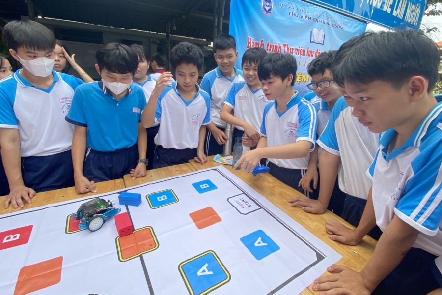 Hoạt động trải nghiệm STEM robot bắn bóng