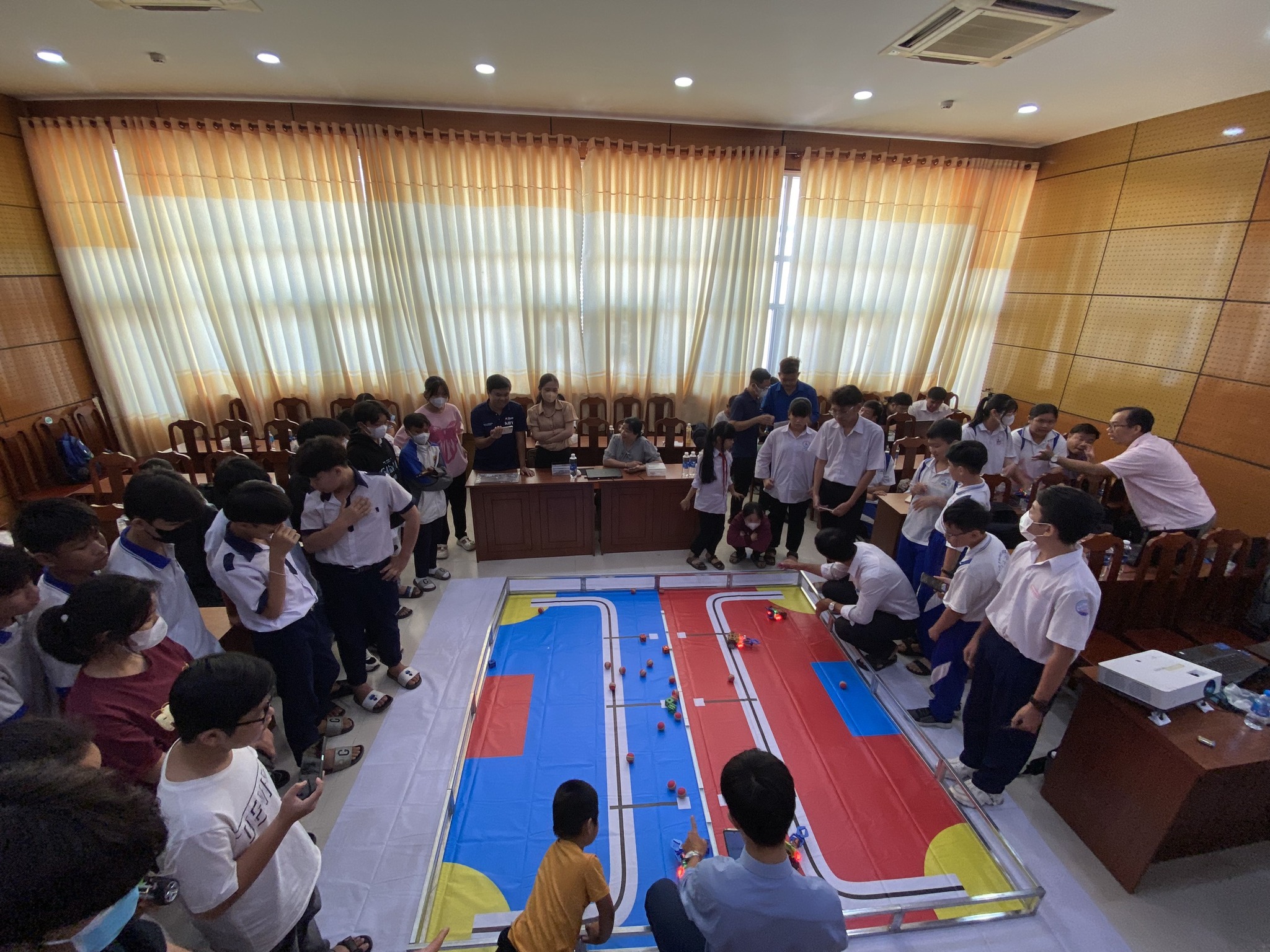 Tập huấn Robocon với robot Rover của OhStem tại Bến Tre