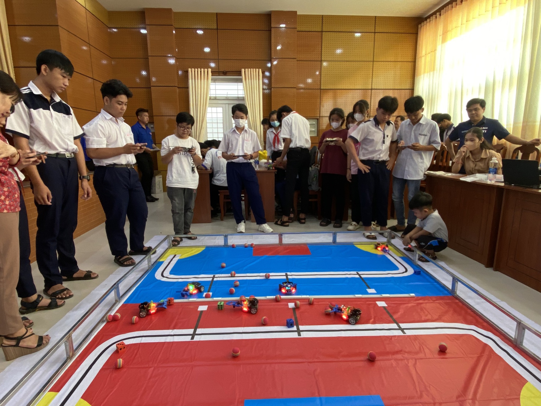 Tập huấn Robocon với robot Rover của OhStem tại Bến Tre