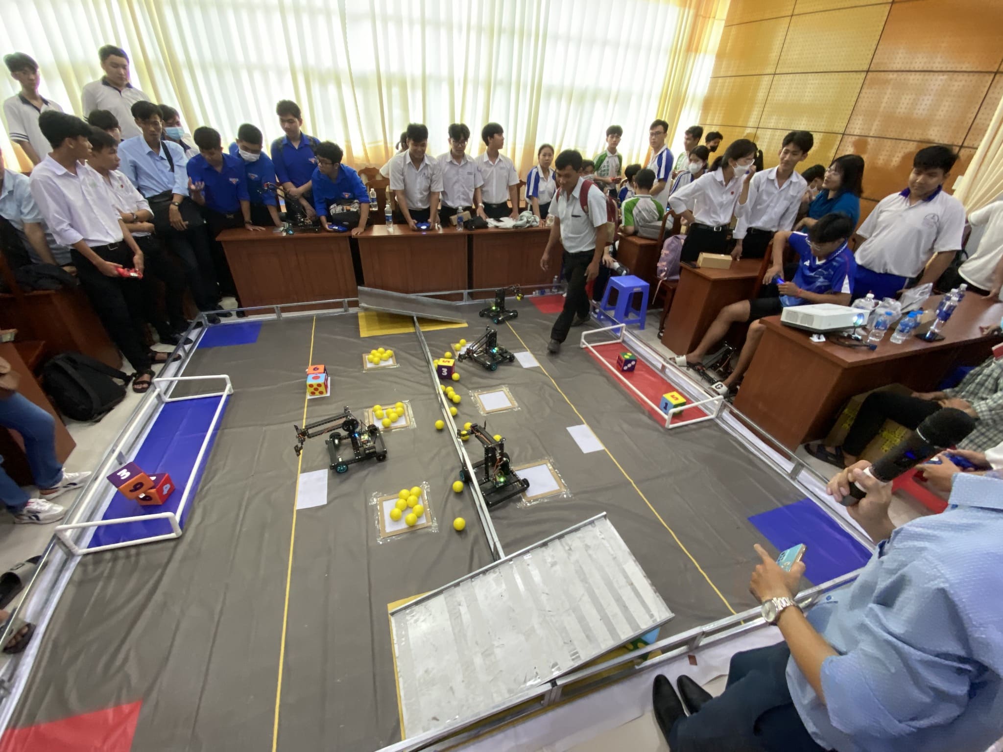 Tập huấn Robocon với kit ORC mới của OhStem tại Bến Tre