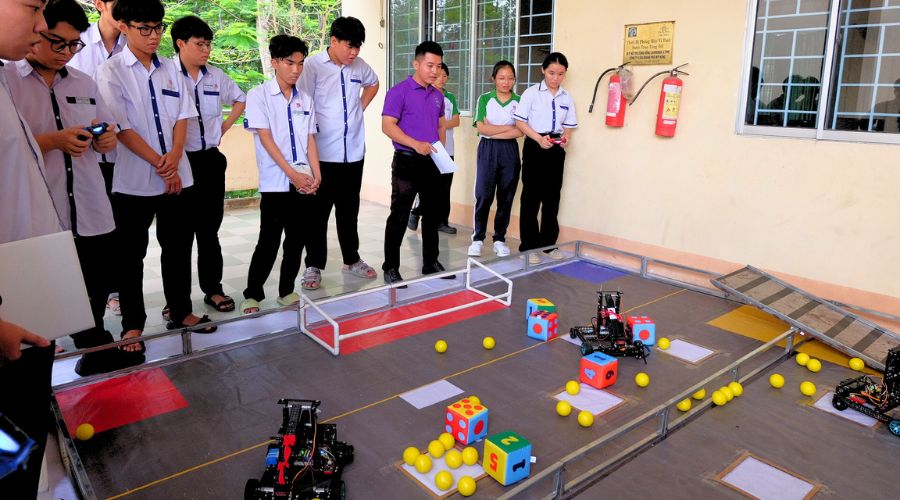 Tập huấn và thi đấu Robocon với robot ORC K3 do OhStem sản xuất tại Cần Thơ