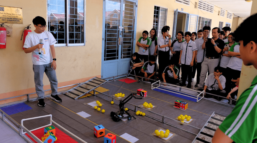 Tập huấn và thi đấu Robocon với robot ORC K3 do OhStem sản xuất tại Cần Thơ