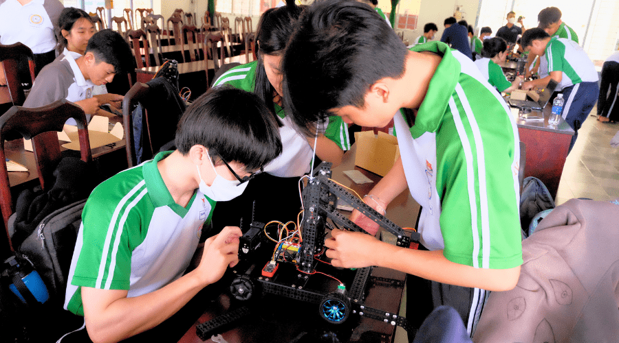 Tập huấn và thi đấu Robocon với robot ORC K3 do OhStem sản xuất tại Cần Thơ