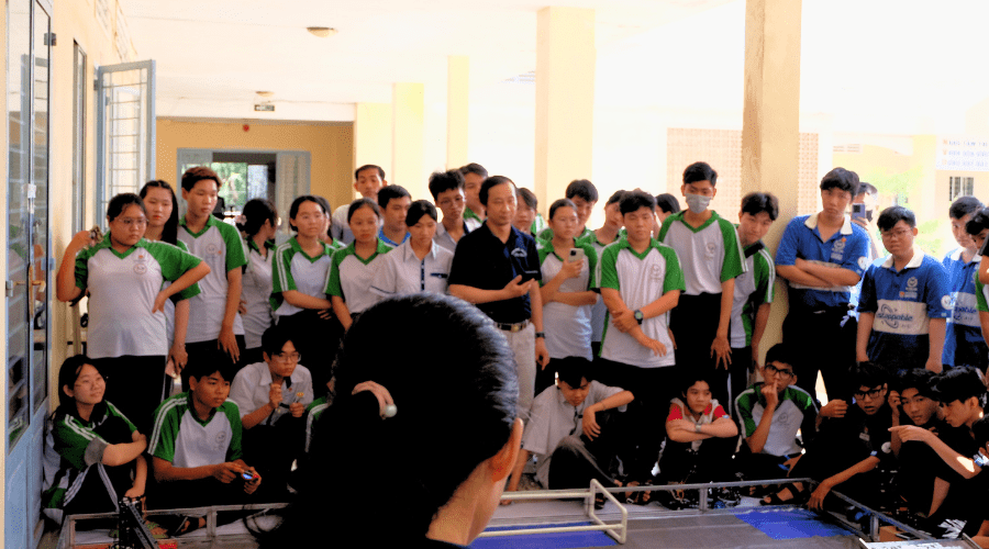 Tập huấn và thi đấu Robocon với robot ORC K3 do OhStem sản xuất tại Cần Thơ