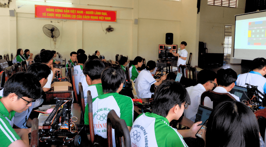 Tập huấn và thi đấu Robocon với robot ORC K3 do OhStem sản xuất tại Cần Thơ