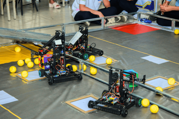 Hình ảnh robot ORC (OhStem Robotics Challenges) của OhStem