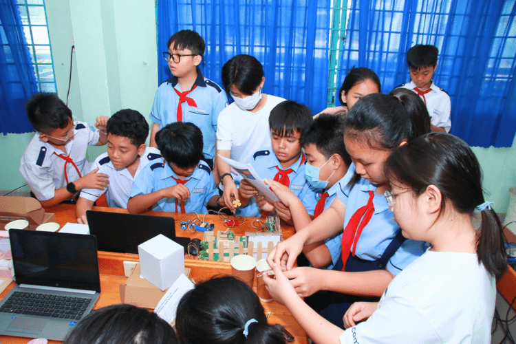 Workshop STEM làm dự án Smart Home tại Củ Chi