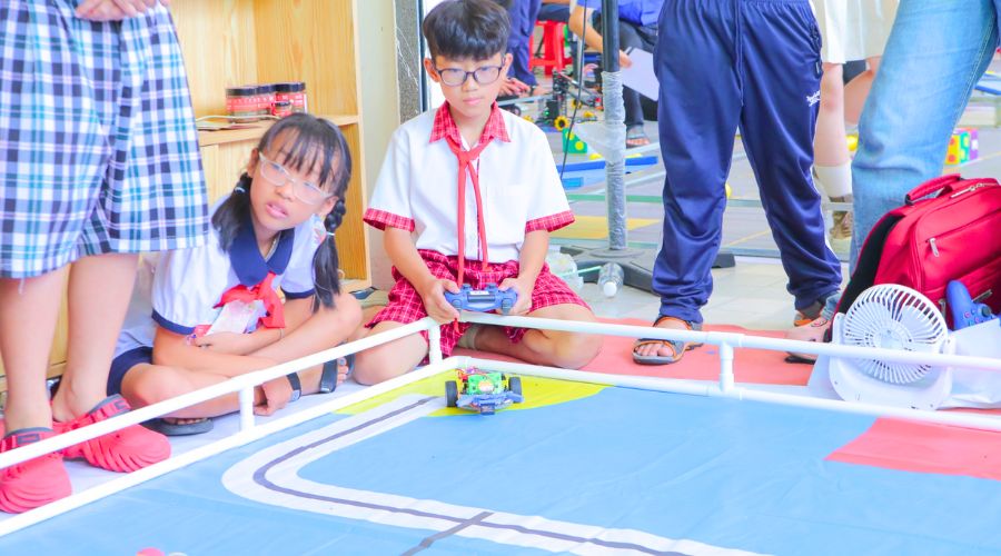 Hội thi Liên hoan CLB với robot ORC K3 tại Củ Chi