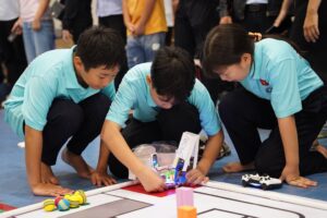 Triển khai chương trình STEM Robotics cho trường học với robot Rover